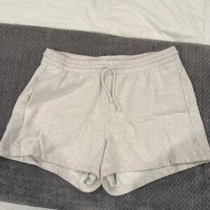 Aritzia TNA Cozy Boyfriend Fleece Shorts